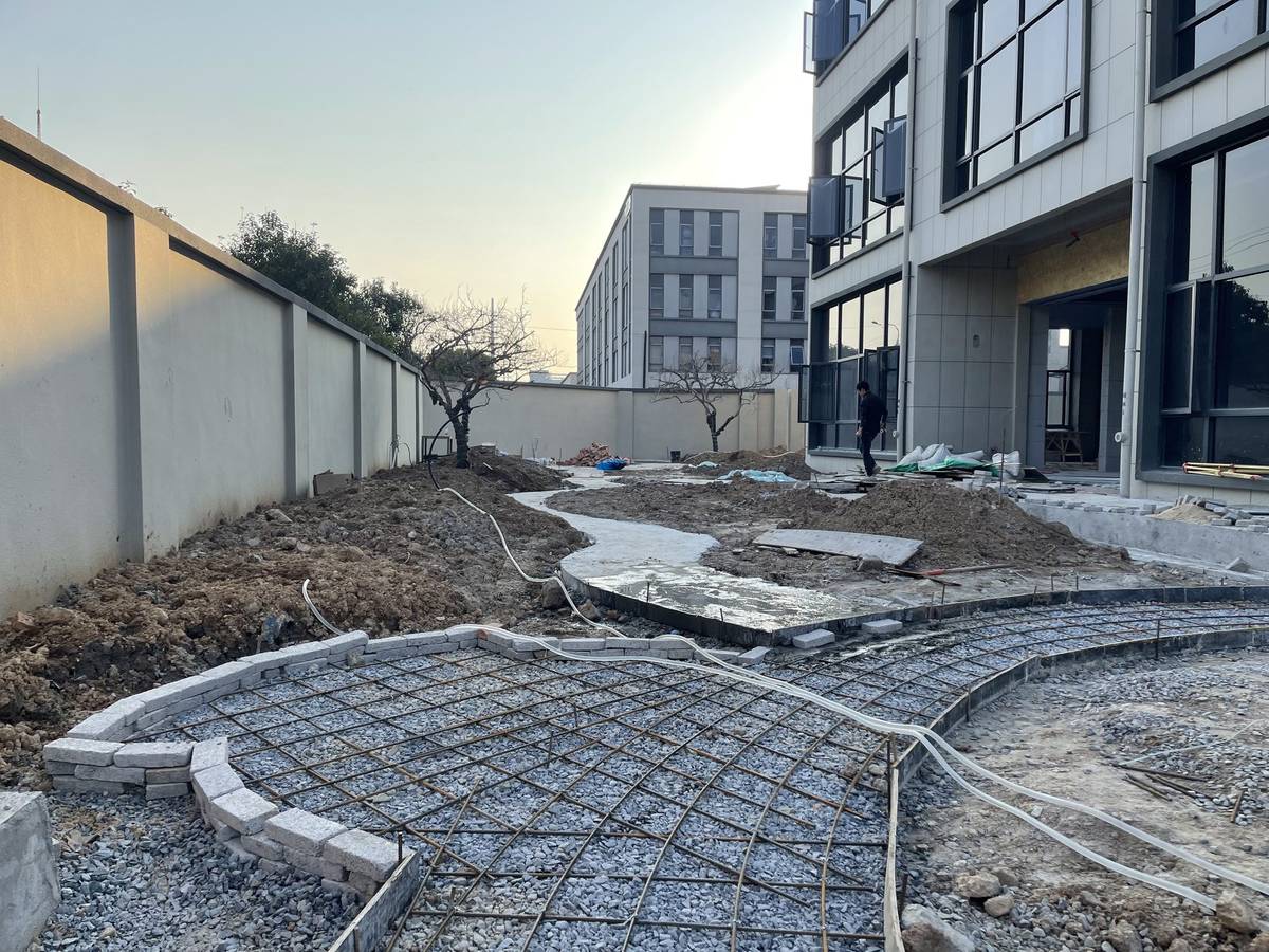 基层施工与园路放线