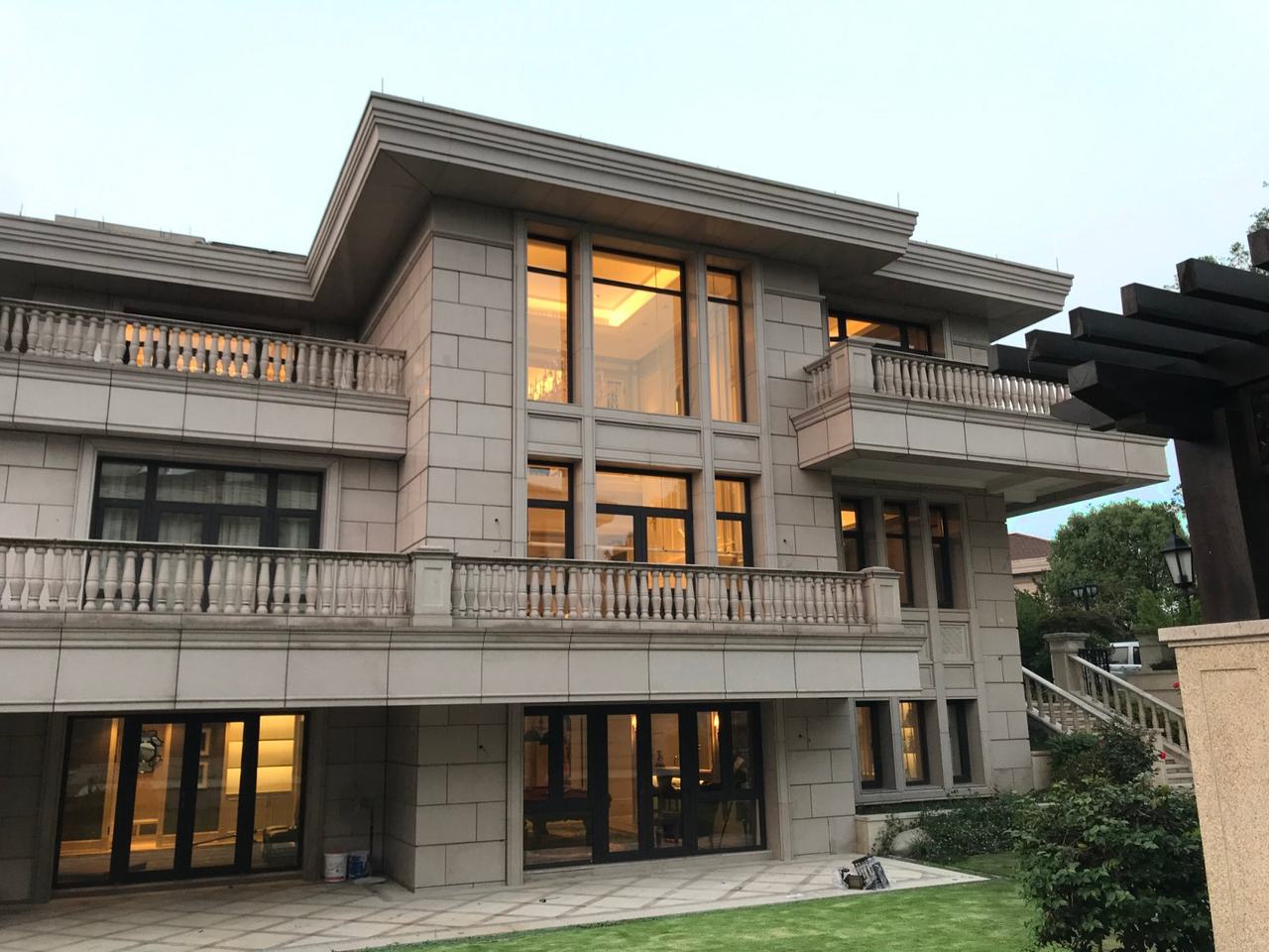欧式别墅与花园建筑关系