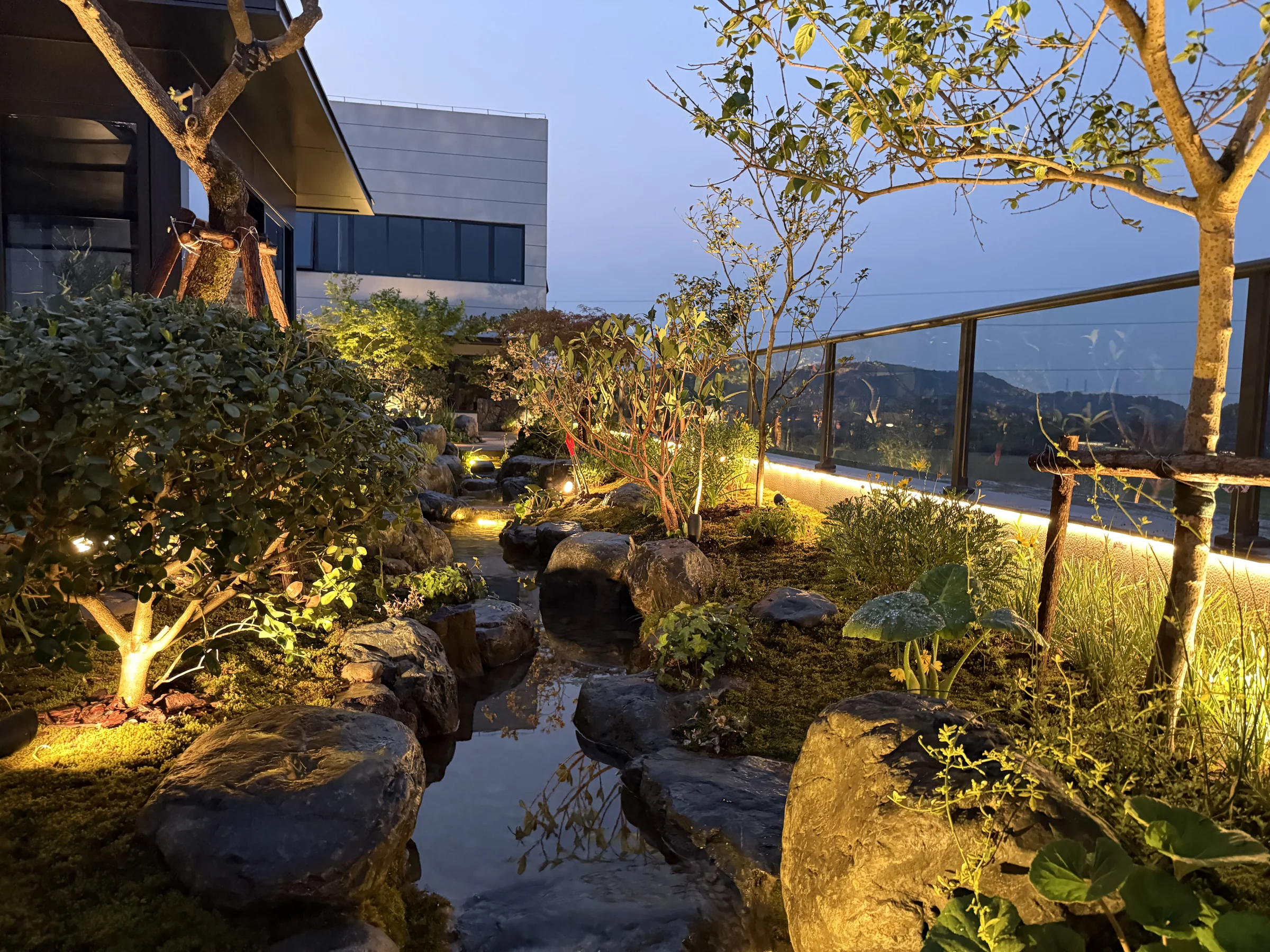 屋顶花园夜景